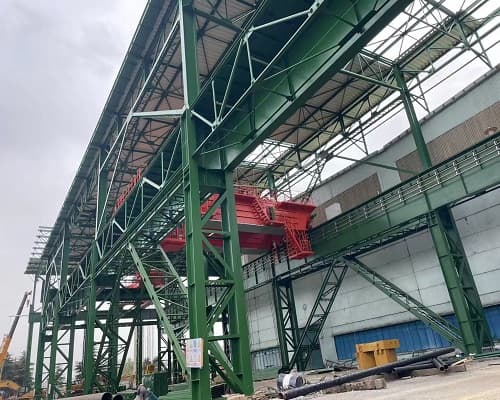 heavy steel structure workshop showing structural framing and industrial building envelope.