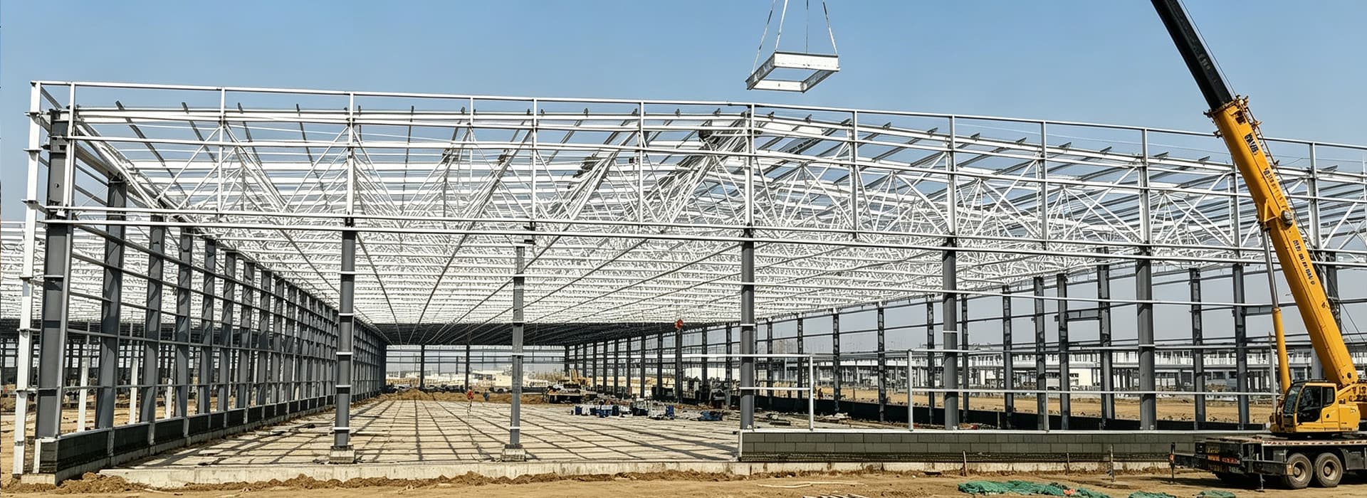 long-span steel structure showing fabrication quality and steel component details.